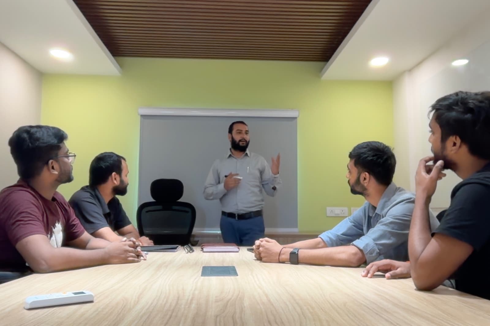 Telecalling Workflows That Scale Without Chaos